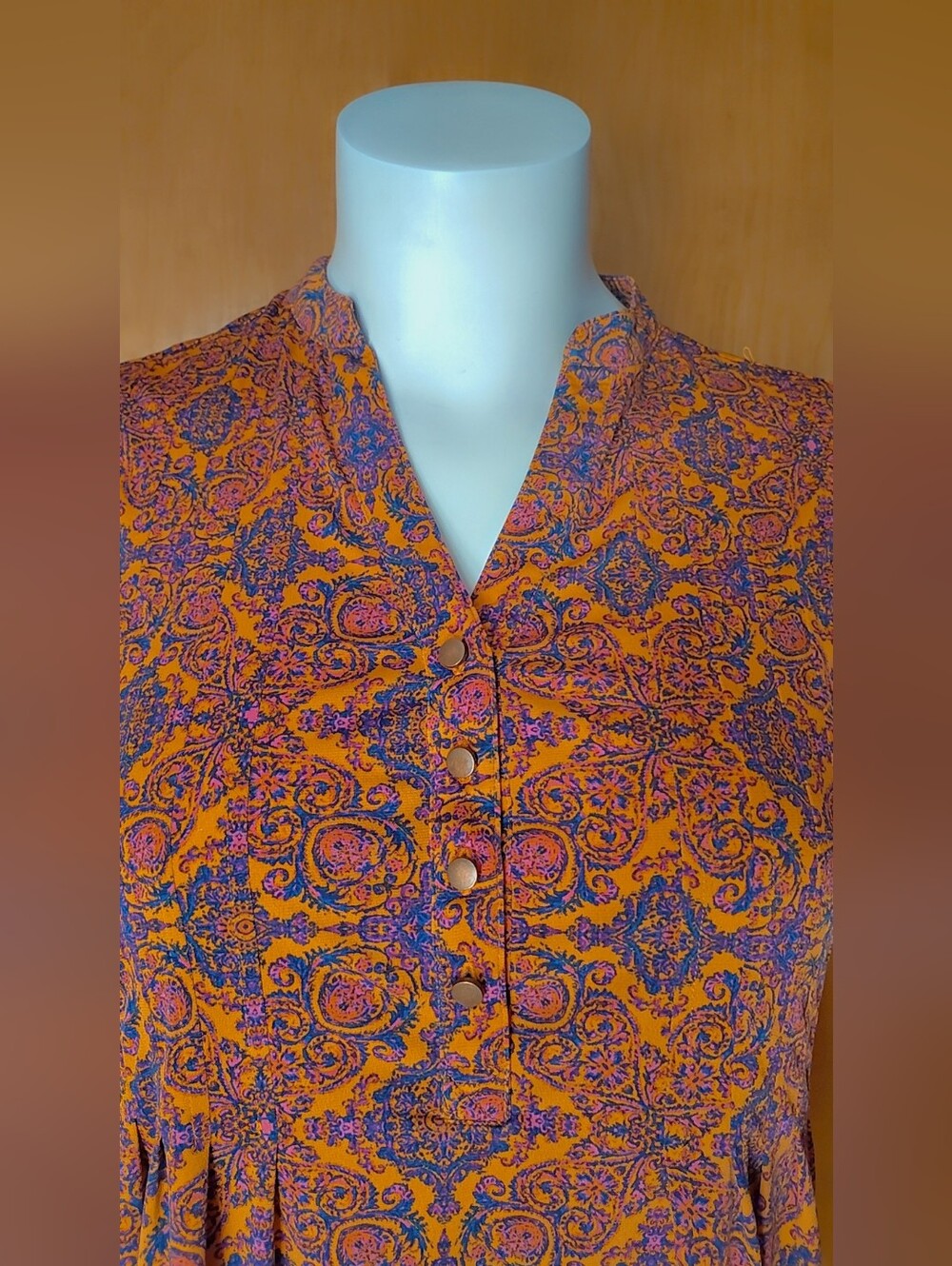 Sleeveless V-Neck Paisley Print Women's Top in Orange and Purple - Picture 5 of 8